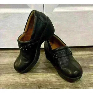 Browns Landing Sz 8.5 Black Leather Clogs